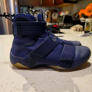 Lebron Soldier 10